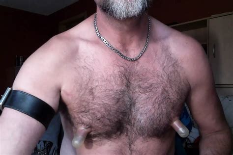 Vid Os Porno Gay Gratuites Homme La Poitrine Poilue Xhamster