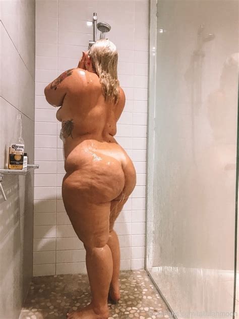 Big Booty Milf In Shower BooBerry