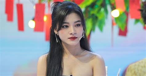 Hot girl Hà Nội bị người mẫu Duy Luân từ chối hẹn hò