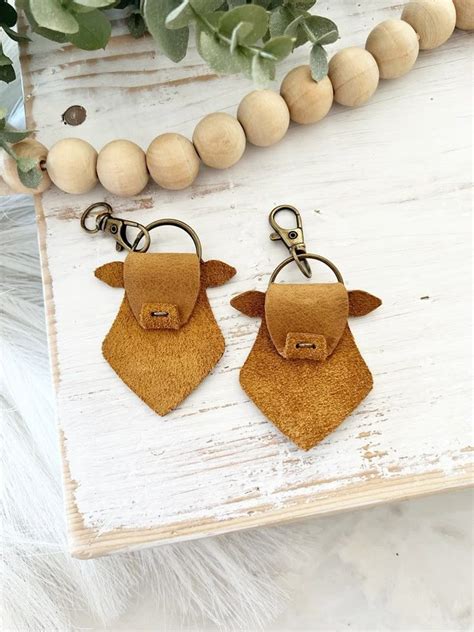 Highland Cow Keychain, Cow Keychain, Farm Keychain. Ranch Keychain ...