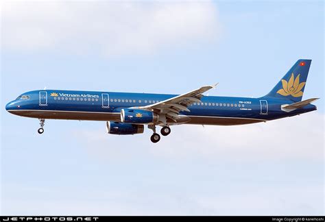 VN A352 Airbus A321 231 Vietnam Airlines Kanehoshi JetPhotos