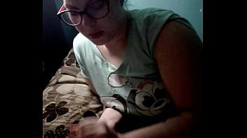 Esposa sexy masturbación con la mano con gran corrida XVIDEOS