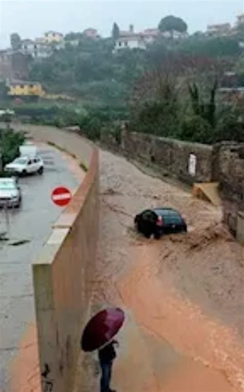 Nubifragio All Isola D Elba Allagamenti Persone Bloccate In Casa