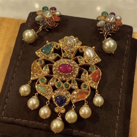 Pin By Lakshmi On Navaratna Jewellery Gold Jewelry Fashion Online