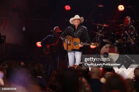 Alan Jackson Photos And Premium High Res Pictures Getty Images