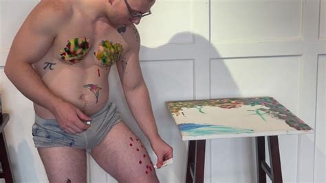 Muscle Twink用他的身体创作野兽派绘画然后在上面Cums Pornhub Gay