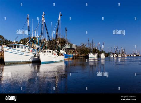 Shrimp Boats On The Altamaha River Darien Geogria Stock Photo Alamy