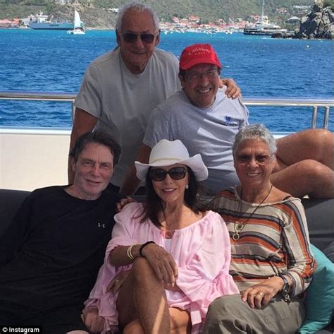 Joan Collins Is The Ultimate Beach Babe In This Throwback Photo Artofit