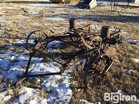 John Deere 2R40" Horse Drawn Lister BigIron Auctions