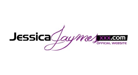 Jessica Jaymes Strips Off Her Bikini To Flash Pussy Photos