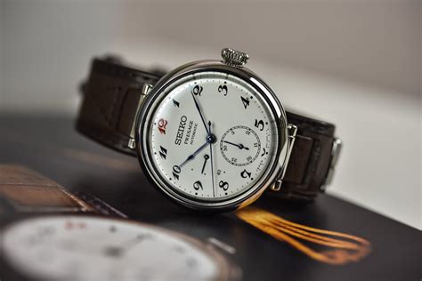 Seiko переиздает первые наручные часы в Японии. PandaTells.com