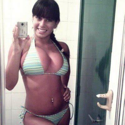 7 Hot Sexy Marta Marquez Bikini Pics