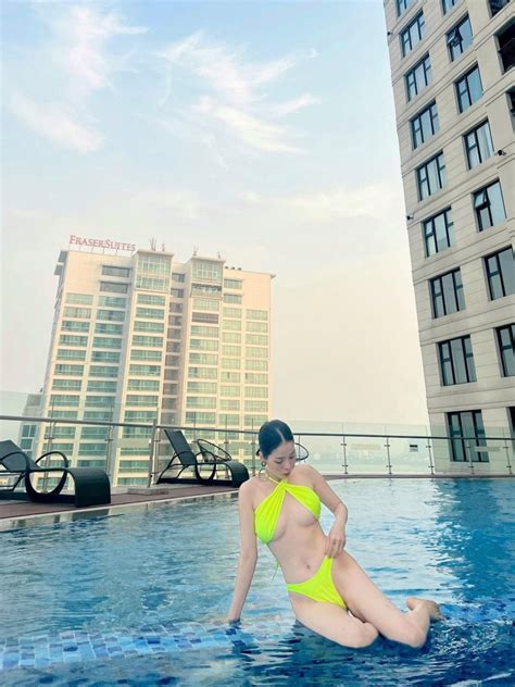 P M T Bikini Bu Ng Th G B Ng O H H Ng L Quy N Tho T M C V Ng M T H T B Y L U