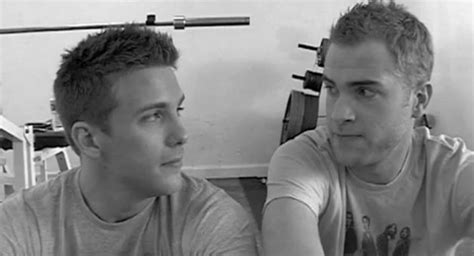 milhões de views no YouTube história de casal gay vai virar filme