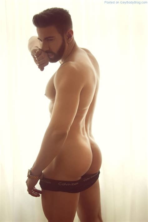 Hairy Hunk Naked And Teasing What S Not To Love Nude Men Nude Male Models Gay Porn