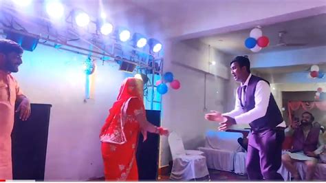 Devar Bhabhi Dance Best Shadi Dance Hotho Me Aisi Bat Tilak