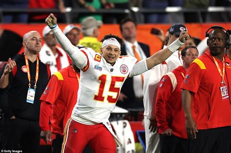 Super Bowl Lvii Chiefs Pull Out Thrilling 38 35 Win Over Eagles Daily Mail Online