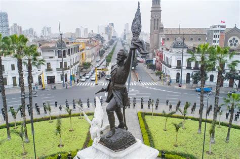 Cercado de Lima así luce el restaurado monumento a Francisco Bolognesi