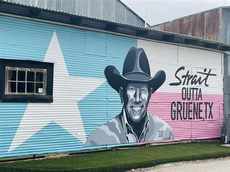 A look inside the benefits of the george strait fan club today 1