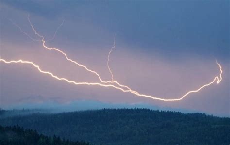 В США зарегистрировали самую длинную молнию - Korrespondent.net