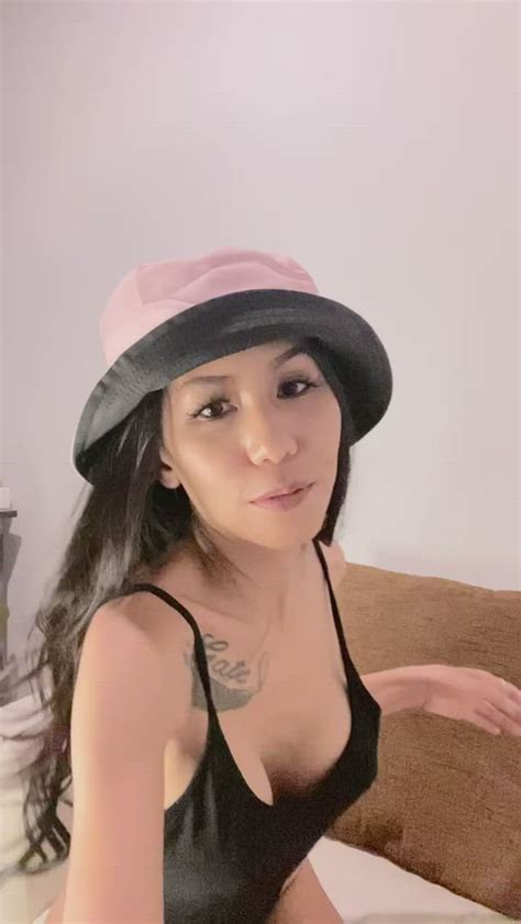 Hi To The Same Guys Who See Me Stripping Half Naked Send Nude Selfie