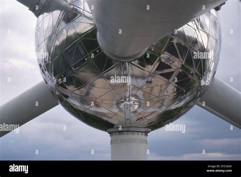 Andre Jean Polak Atomium Andre Waterkeyn Fotos Und Bildmaterial In