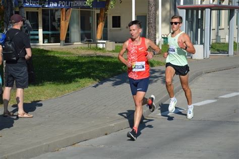 Kamil Walczyk Z Machowa Wygra Bieg Uliczny Stalowa Dycha Imienia