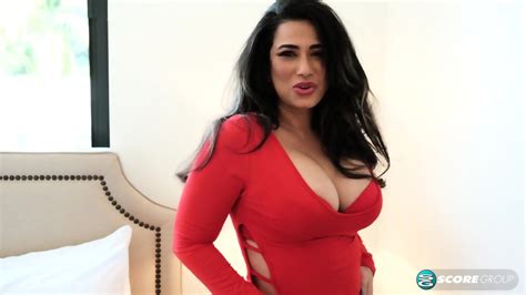 Loraine Del Sol Is Hot