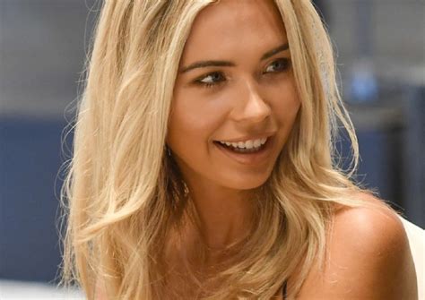 Kubicka pozowała w bikini Wycięty dół robi cuda z sylwetką