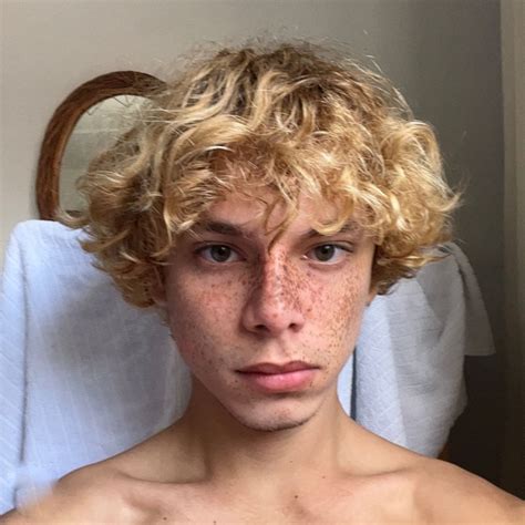 Blonde With Freckles Beige Hair Blonde Hair Inspiration Drawing Prompt Boy Face Blonde Guys