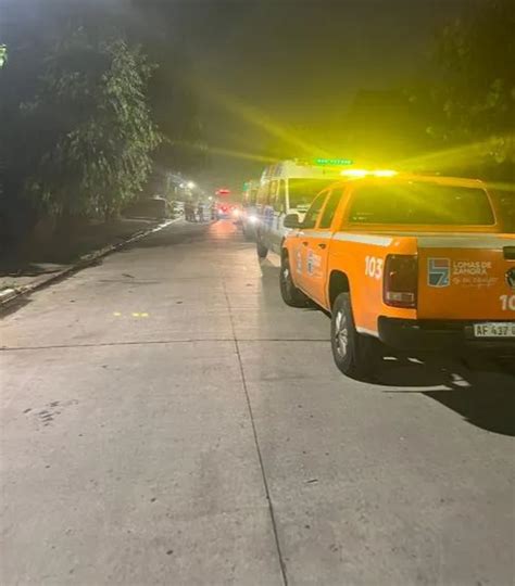 Feroz incendio de una casa en Lomas una familia perdió todo