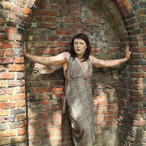 Feeling Very Hot Here Scrolller