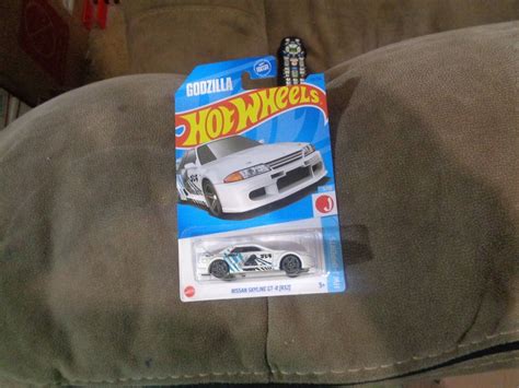 Godzilla Nissan Skyline Gt R Hot Wheels J Imports