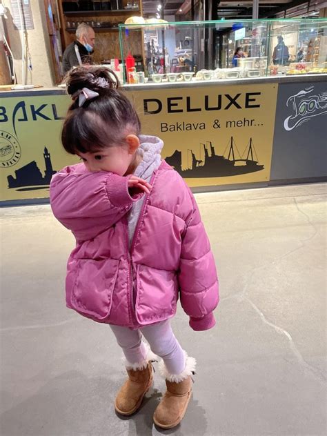 Con gái đệ nhất hot girl Vbiz 1 thời ngày càng xinh xắn ăn mặc đẹp như ngôi sao thời trang