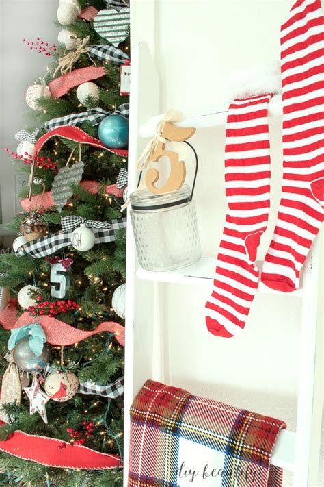 Farmhouse Christmas Tree - DIY Beautify - Creating Beauty at Home