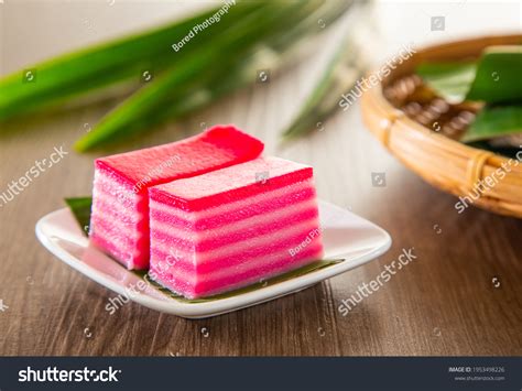 Resepi Kuih Lapis Nyonya Kuih Lapis Nyonya Kuih Series 1 R3 Youtube