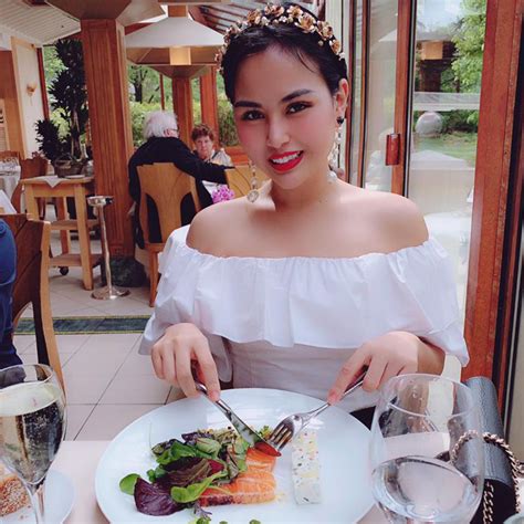 Hoa H U Bikini Thu Nh P Tri U Th Ng Ti T L G C Khu T Ch N N Ch I