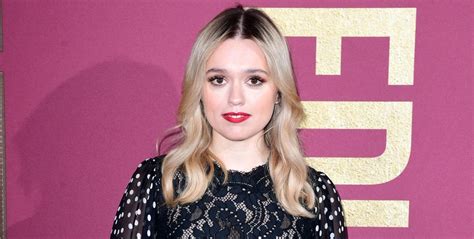 Sex Education La Actriz De La Serie Aimee Lou Wood Se Prepara Para Su Nuevo Papel Vader