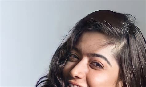 New Rashmika Looking So Hot Hd Wallpaper Rashmika Gallary Hd Photos