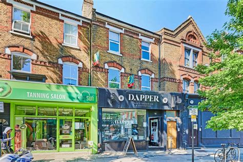 Ealing Real Estate: Current Houses for Sale and Market Trends 3