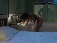 Nackte Valerie McIntosh In The Naked Cage