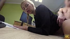 HUNT4K Lucky Hunter Meets Chick With Her Poor Dad And Seduces Her For Sex XNXX