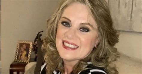 De Sex Symbol A Reina Del Tiktok La Impactante Foto De Erika Buenfil En Bikini Hace Algunos