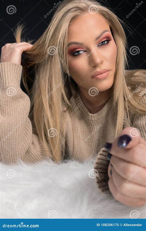 Sensual Beautiful Blonde Woman Beautiful Blue Eyed Woman Stock Image Image Of Fashion Blog