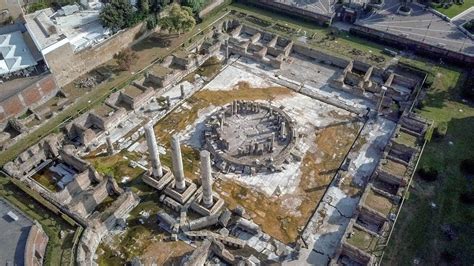 Stanford students unlock secrets of ancient Roman marketplace - YouTube