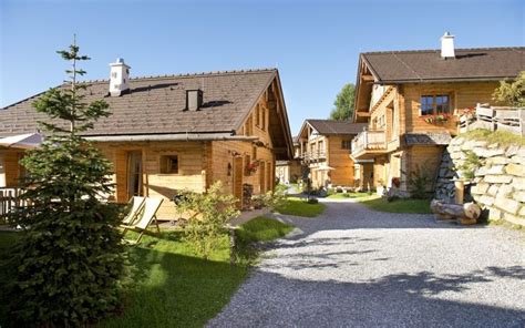 Urlaub im Almdorf buchen Salzburger Land Österreich Chalet in