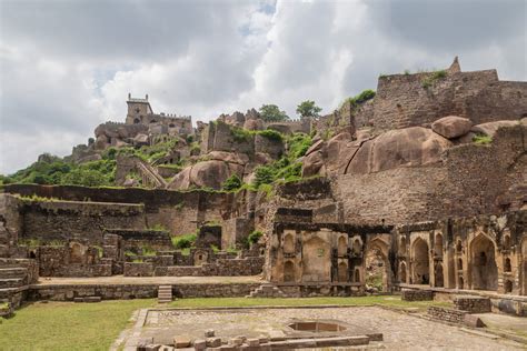 golconda fort  marvel  medieval indian architecture tellme blog