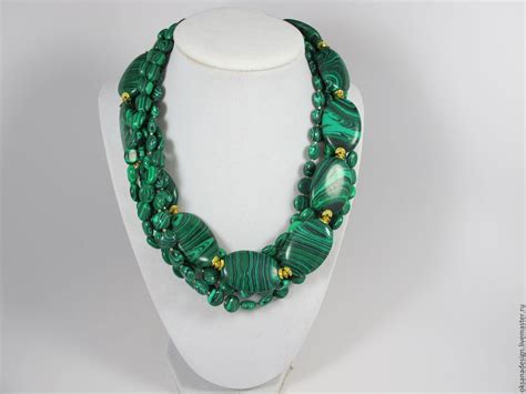 Бусы из малахита - 59 фото