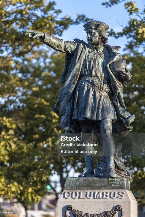 Christopher Columbus Statue Stock Photo - Download Image Now ...