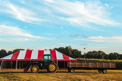 Hayrides - Yoders' Farm